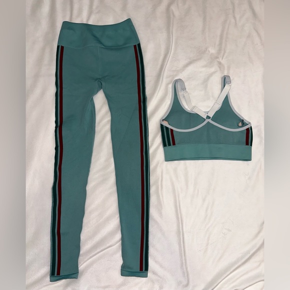 Fabletics Set- Blue - Picture 5 of 5